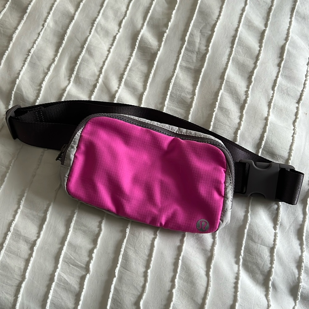 lululemon belt bag